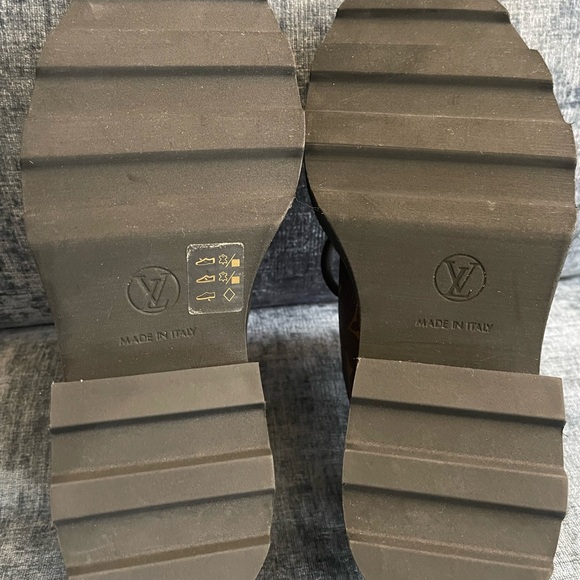 𝐋𝐕 𝐦𝐨𝐧𝐨𝐠𝐫𝐚𝐦 𝐰𝐨𝐦𝐞𝐧𝐬 𝐬𝐡𝐨𝐞𝐬 - Picture 10 of 11